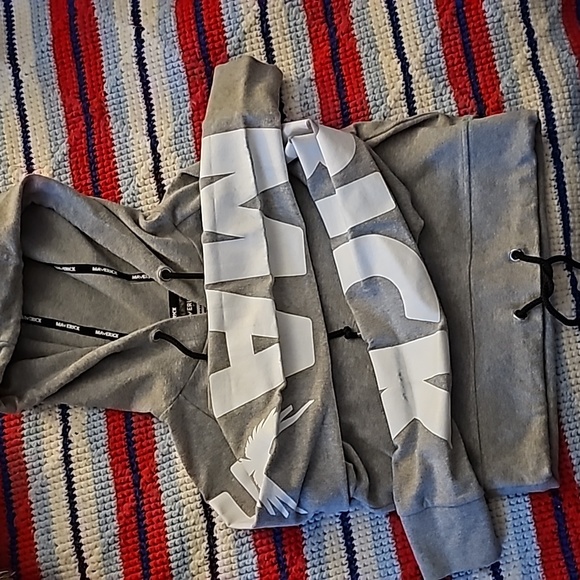 Maverick by Logan Paul, size small croped hoodie, - Picture 5 of 6